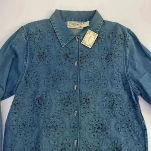 NWT Tantrums Button Down 